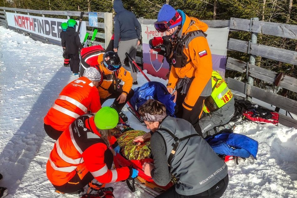 Objektívom: Po zrážke na svahu v Jasnej utrpela žena vážne poranenia