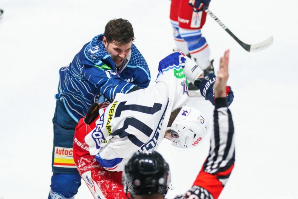 42. kolo: HK Nitra - HKM Zvolen 4:2 (0:2, 3:0, 1:0)