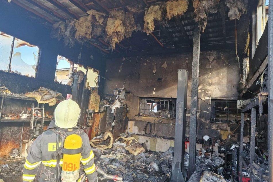 Muž prišiel pri požiari o všetko