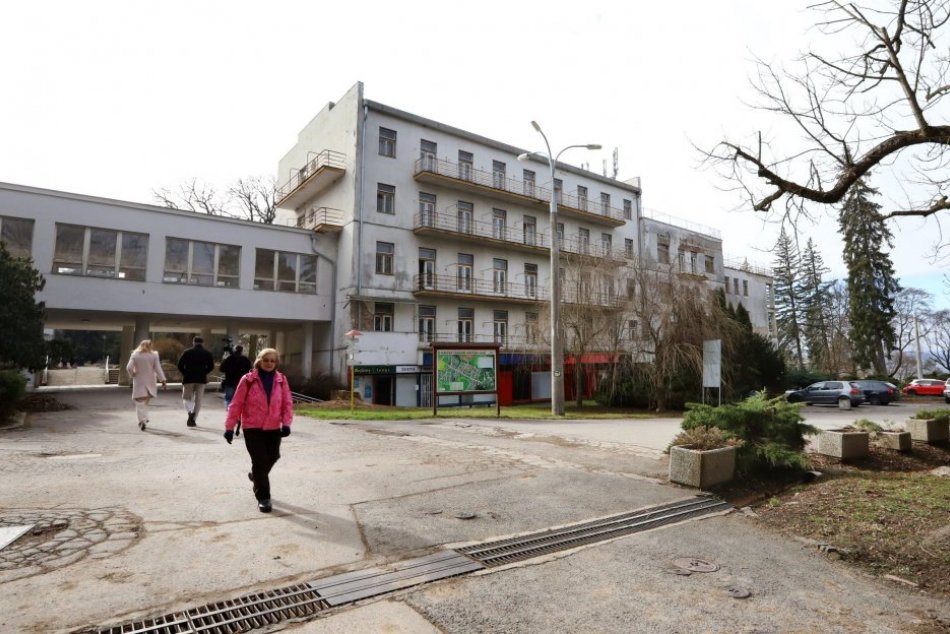 V OBRAZOCH: Do Kúpeľov Sliač príde po odstávke prvých 200 klientov