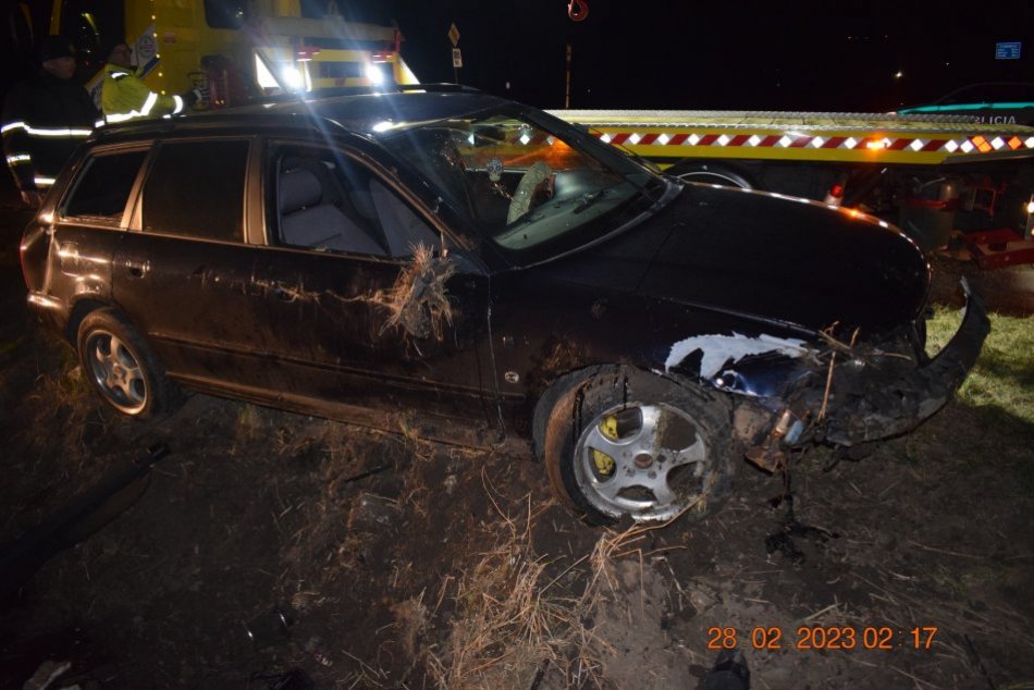 V OBRAZOCH: Mladá vodička nevybrala zákrutu