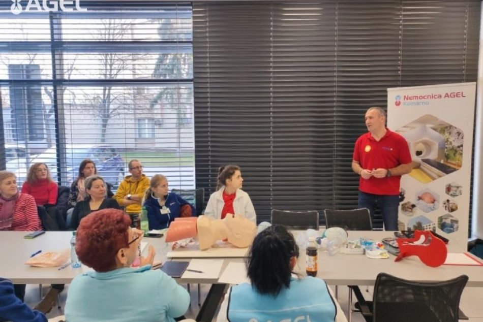 Zdravotníci nemocnice absolvujú kurz záchrany života