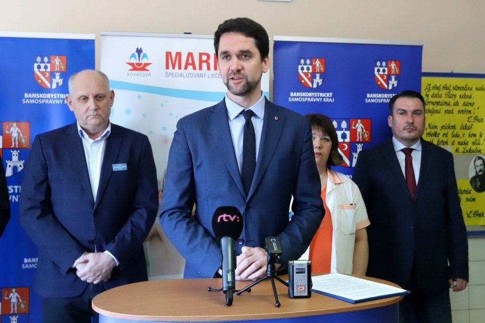 V OBRAZOCH: Kováčová pomôže deťom moderným rehabilitačným zariadením