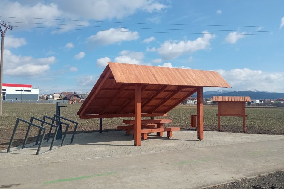 Objektívom: Cykloprístrešky v Spišskej Belej