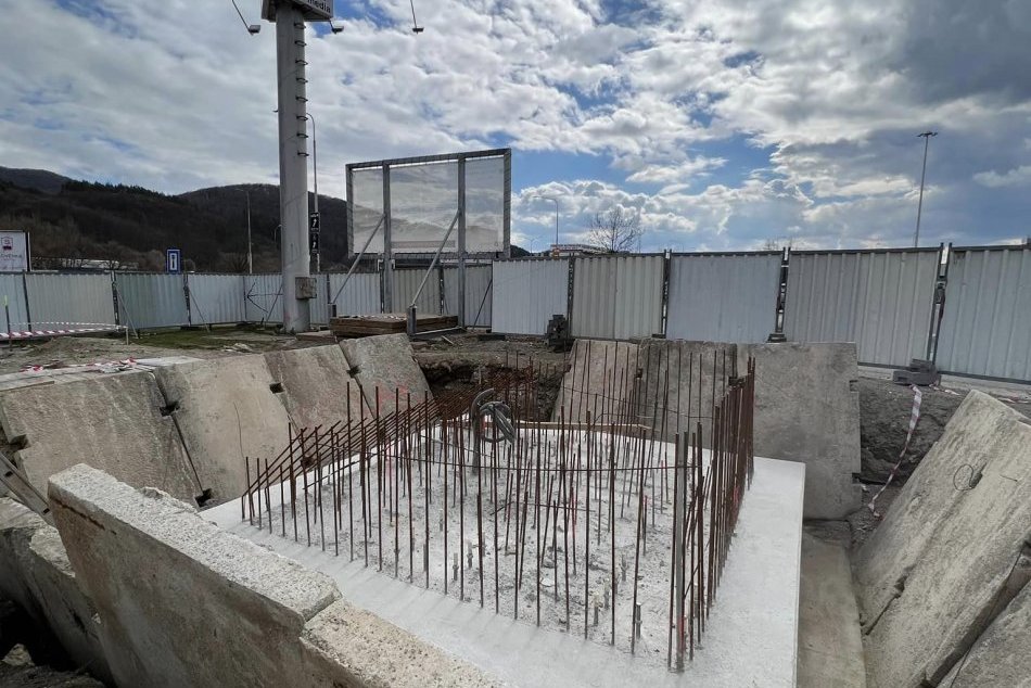 V OBRAZOCH: Nosko navštívil stavenisko cyklolávky