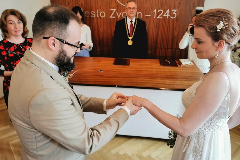 V OBRAZOCH: Vladimír Maňka sobášil po 20 rokoch