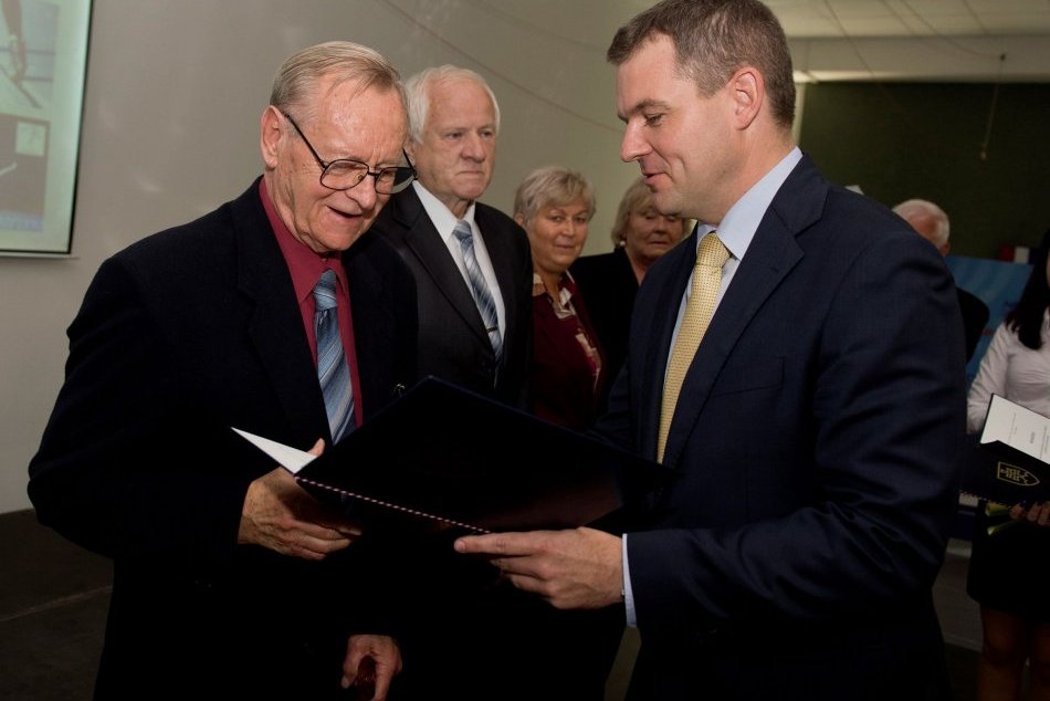 Zomrel hokejový odborník Guryča