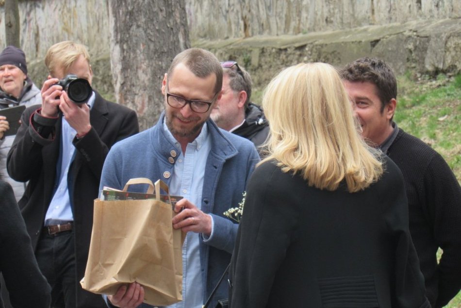 Objektívom: Lavičky v Prešove na stromoradí sú čisté, bola tam prezidentka