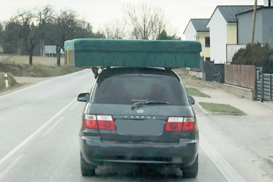 Objektívom: Kuriozita na cestách v Poprade a okolí