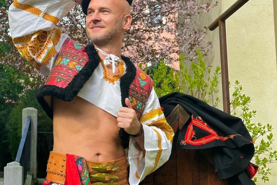 Politici počas Veľkej noci