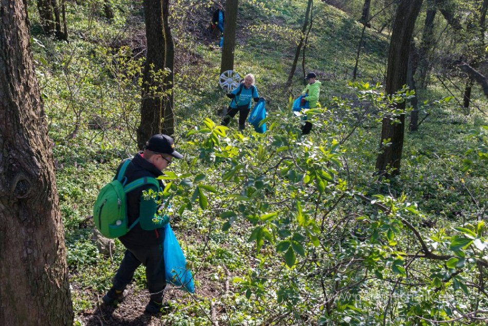 Jarné čistenie Zobora v roku 2023
