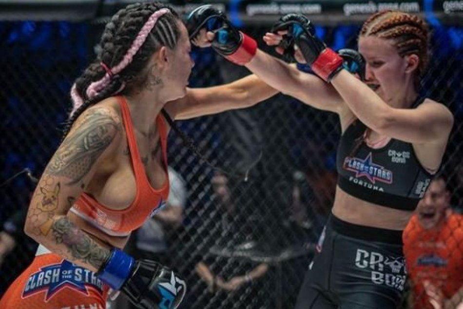 Slovenka Karin vytasila na zápase v Česku bujné poprsie