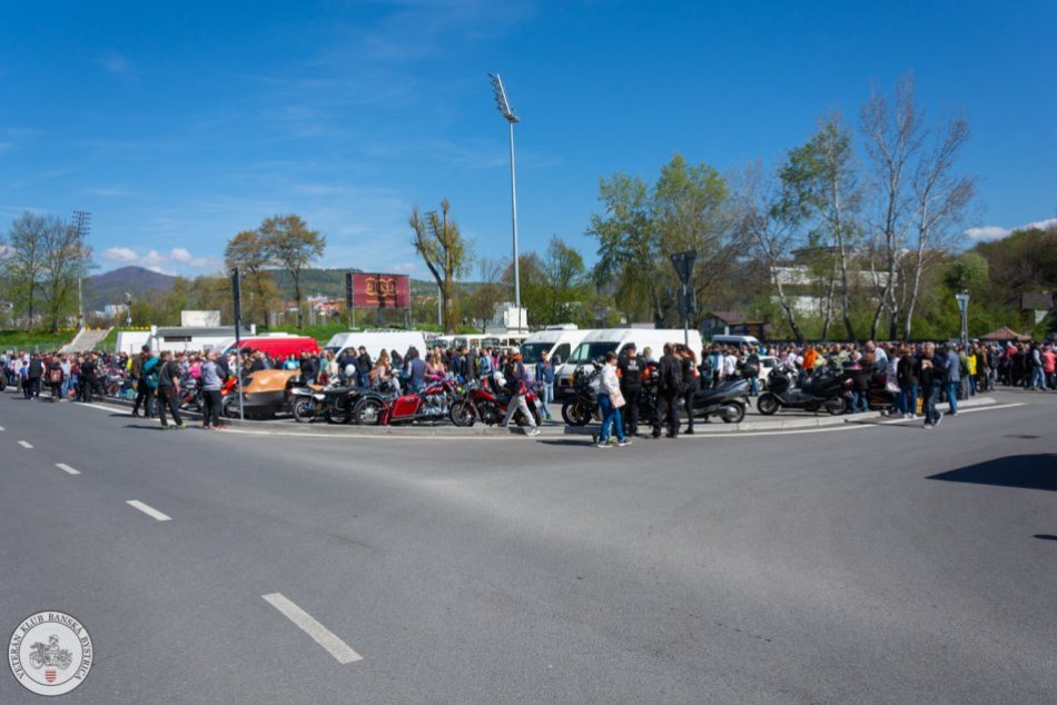 V OBRAZOCH: Bystricu zaplnili úchvatné veterány od výmyslu sveta