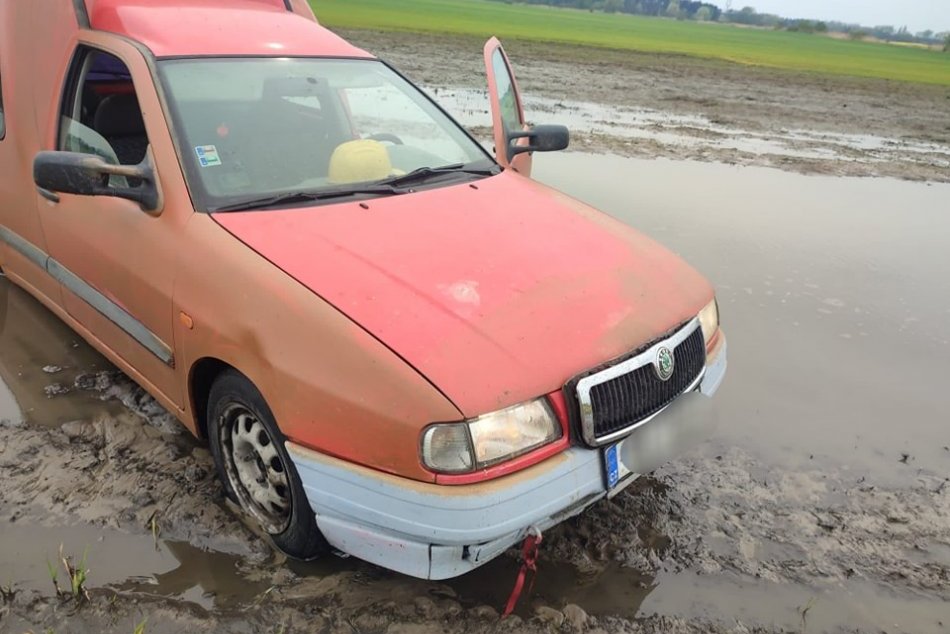 Jazdili na prerobených autách s cudzími značkami