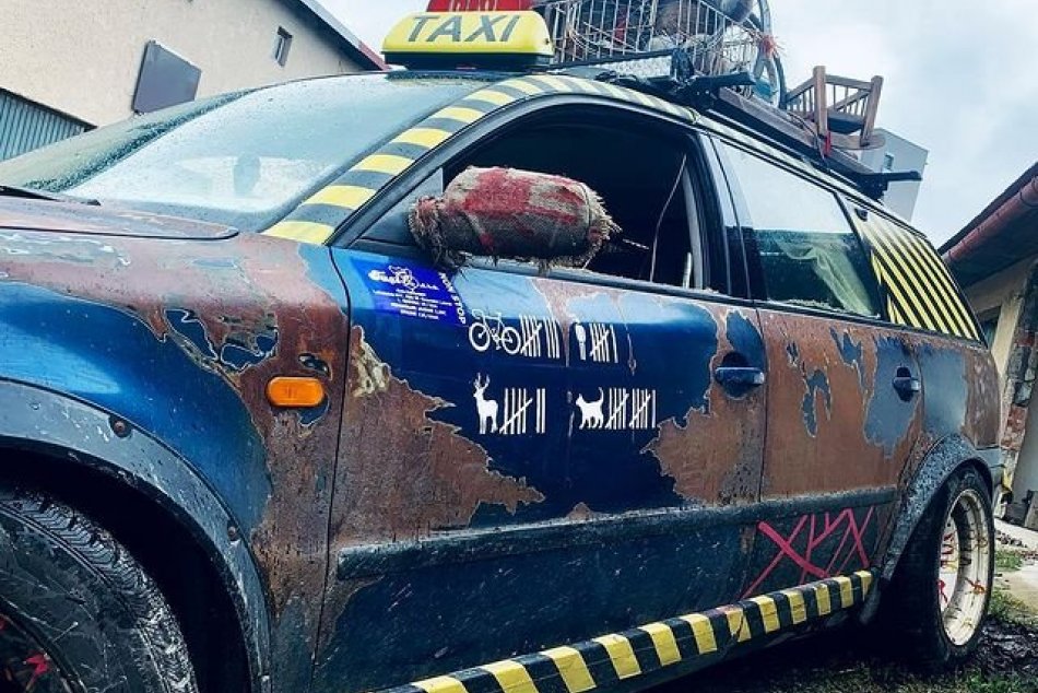 Taxík, ktorý na oravských cestách rozhodne neprehliadnite