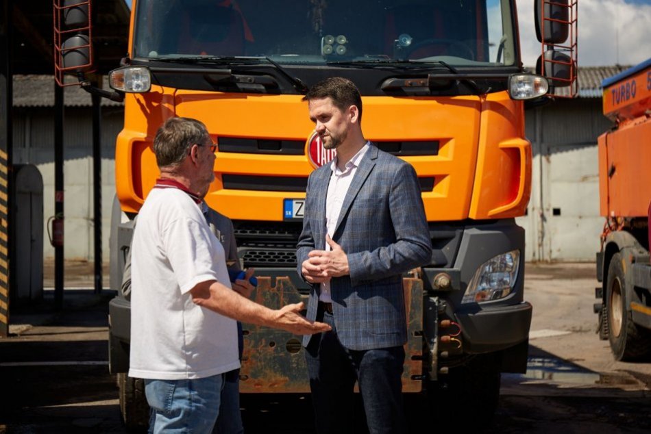 V OBRAZOCH: Nová flotila vozidiel Banskobystrickej regionálnej správy ciest