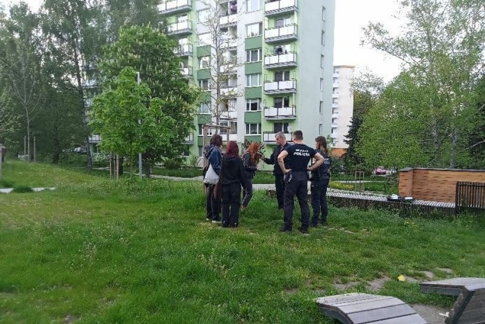 V OBRAZOCH: Partia mladistvých bola pod vplyvom alkoholu