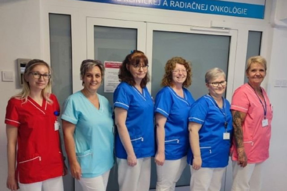 Nové uniformy v nemocnici v Komárne