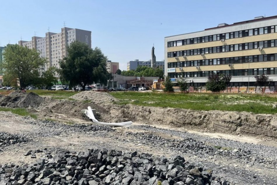 Zdravotné stredisko v Petržalke evakuovali