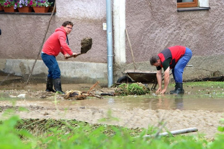 V OBRAZOCH: Silná búrka spôsobila v Kokave nad Rimavicou povodeň