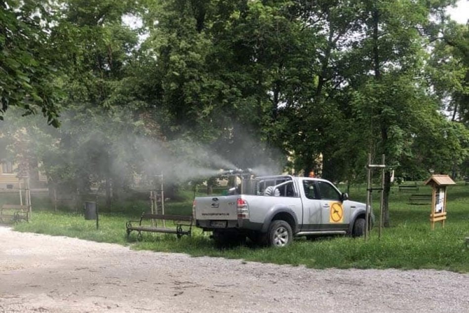 Postrek proti komárom v Komárne