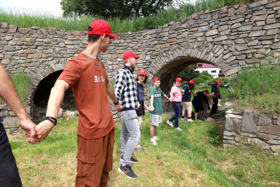 V OBRAZOCH: Živá reťaz kopírujúca mestské hradby vo Zvolene