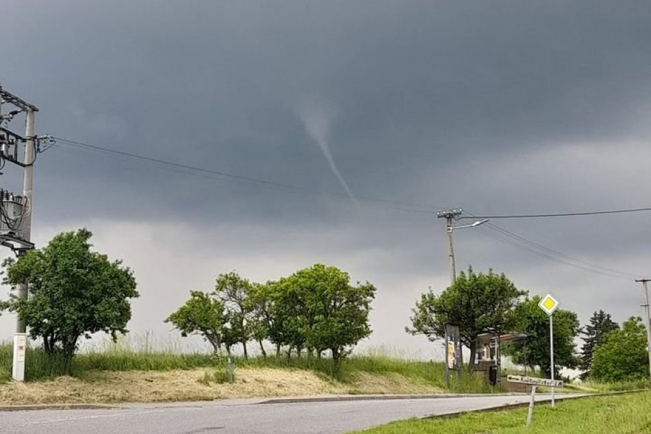 Ľudia pozorovali tromby