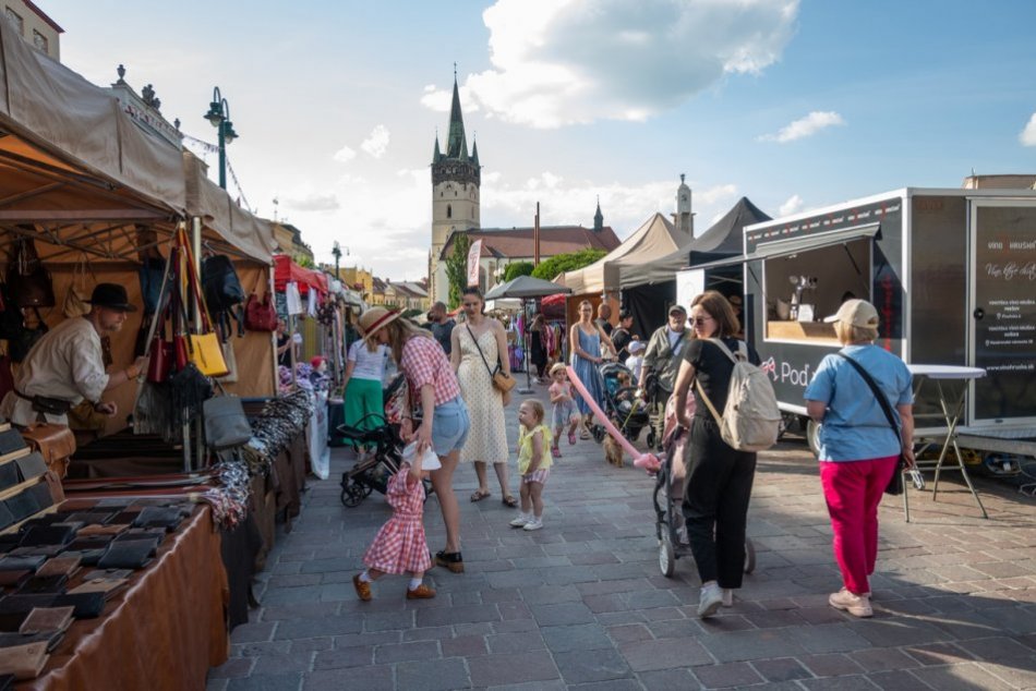 Objektívom: Prvý deň Trojičného jarmoku v Prešove