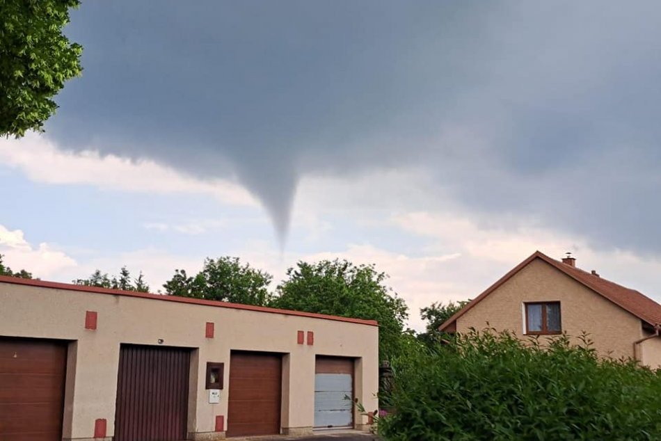 V Česku zosadlo ďalšie tornádo