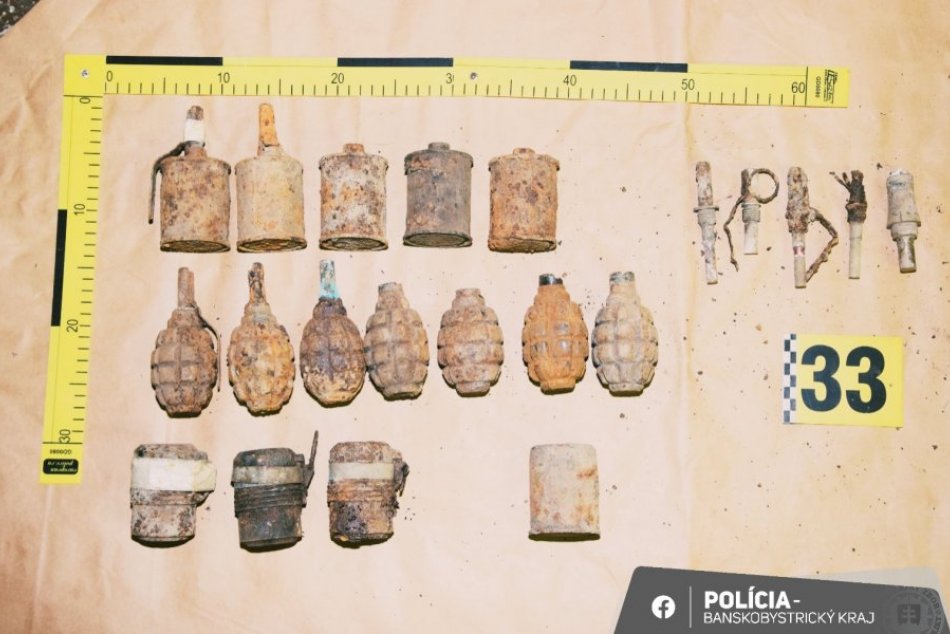 V OBRAZOCH: Zberateľ zbraní sa sám postrelil