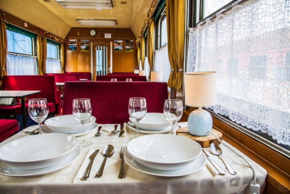 V OBRAZOCH: Zážitková jazda historickým vlakom naprieč krajom