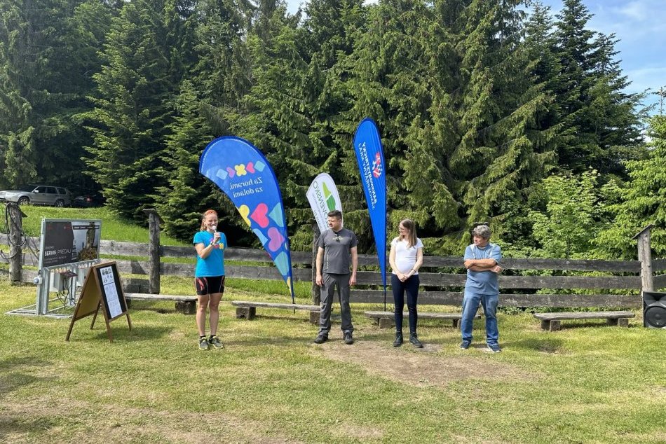 V OBRAZOCH: Označenie stredu Slovenska na vrchu Hrb