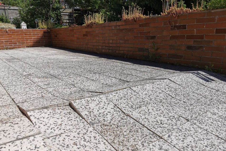 V OBRAZOCH: Budovu škôlku zbúrajú, na jej mieste vyrastie nová