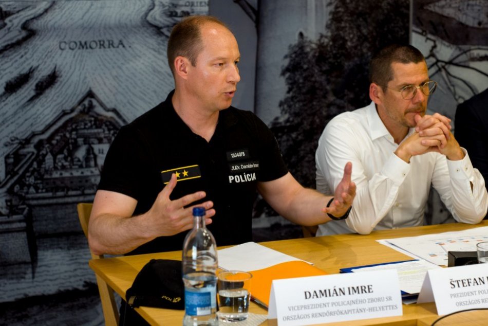 Policajný prezident v Komárne hovoril o nelegálnej migrácii