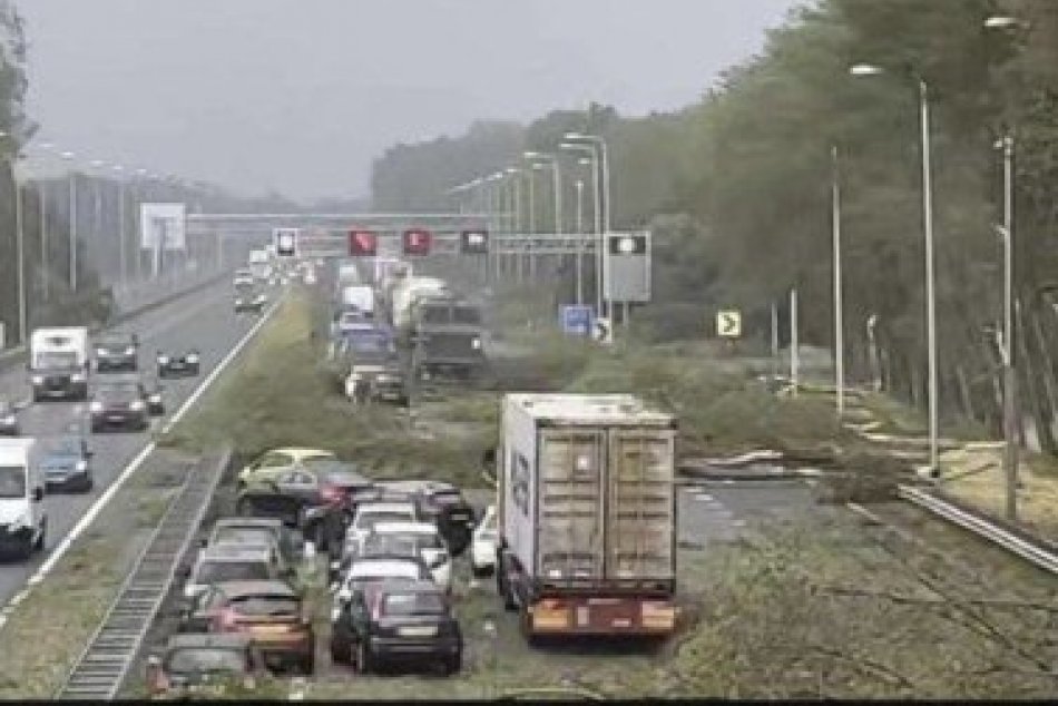 Víchrica Poly pustoší Európu