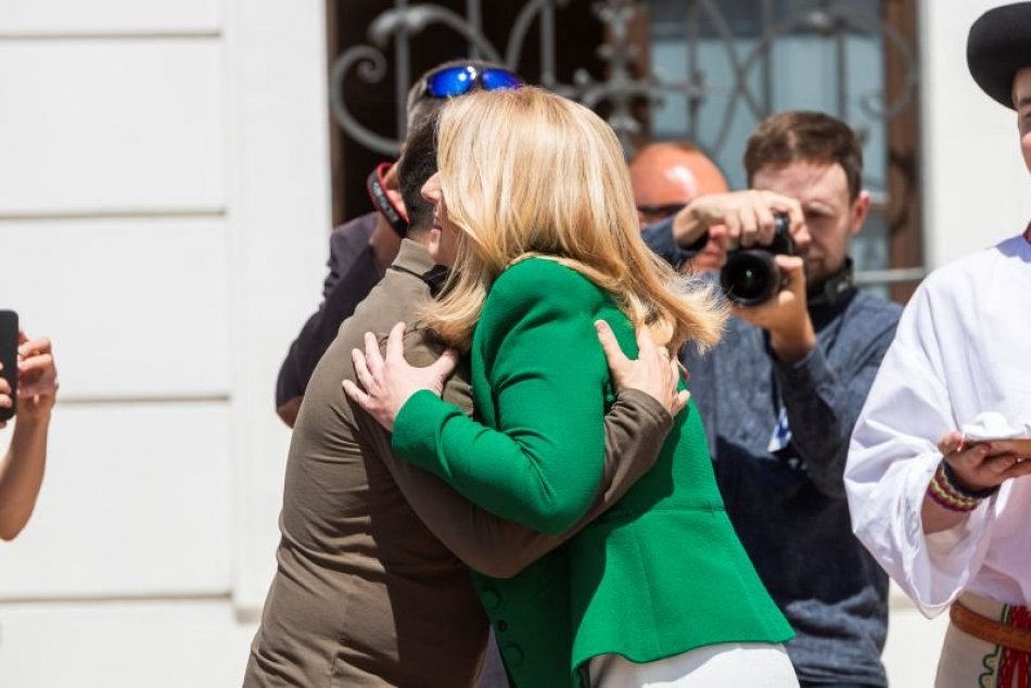 Volodymyr Zelenskyj navštívil Bratislavu, privítala ho Z. Čaputová