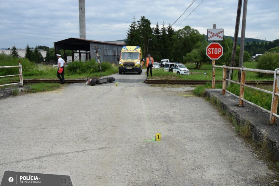 Vodička motocykla na mieste nehody zomrela
