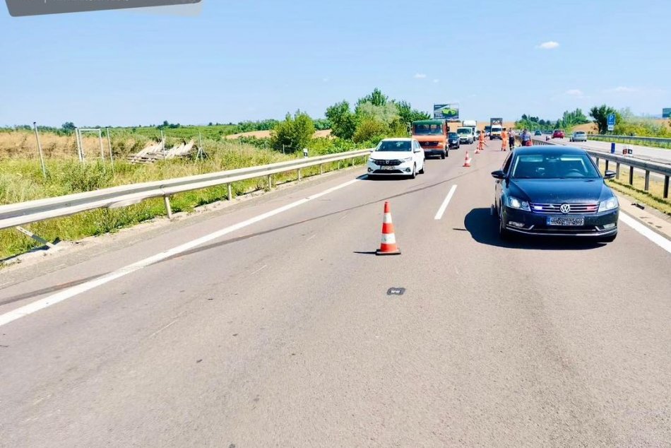 Vodič po nehode vystúpil, zrazilo ho auto