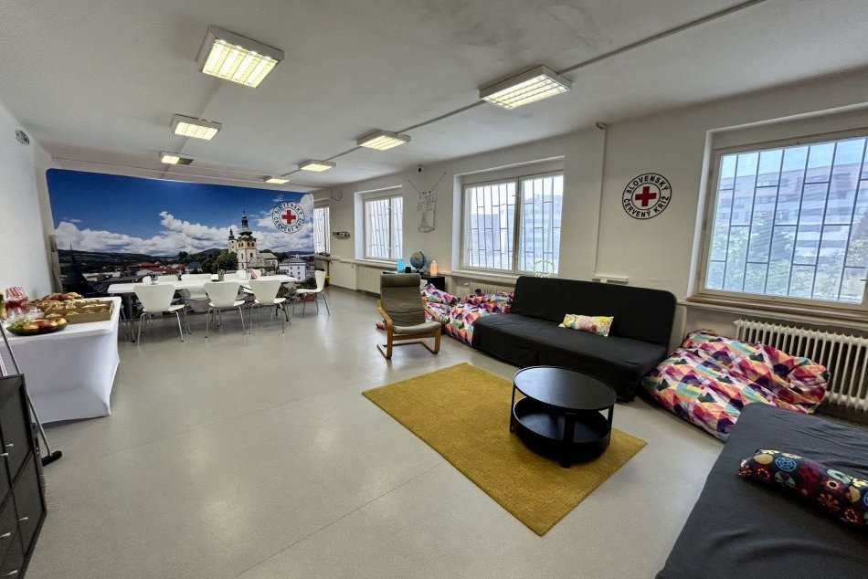 V OBRAZOCH: Slovenský červený kríž otvoril v Bystrici centrum pomoci