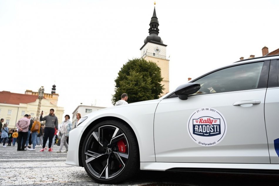 Rally Radosti na Trojičnom námestí v Trnave v roku 2021