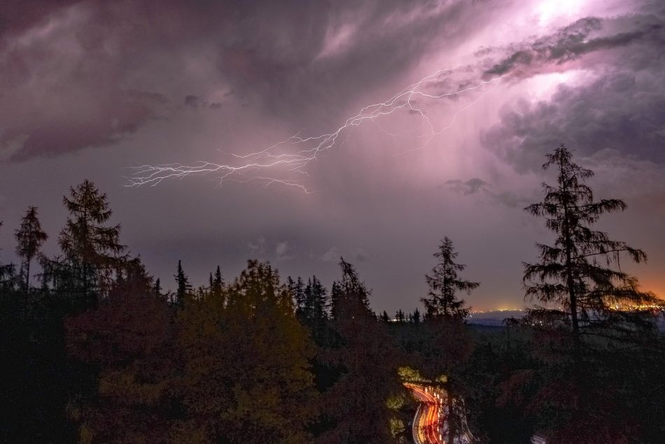 Objektívom: Silviove zábery blesku vzbudzujú  rešpekt