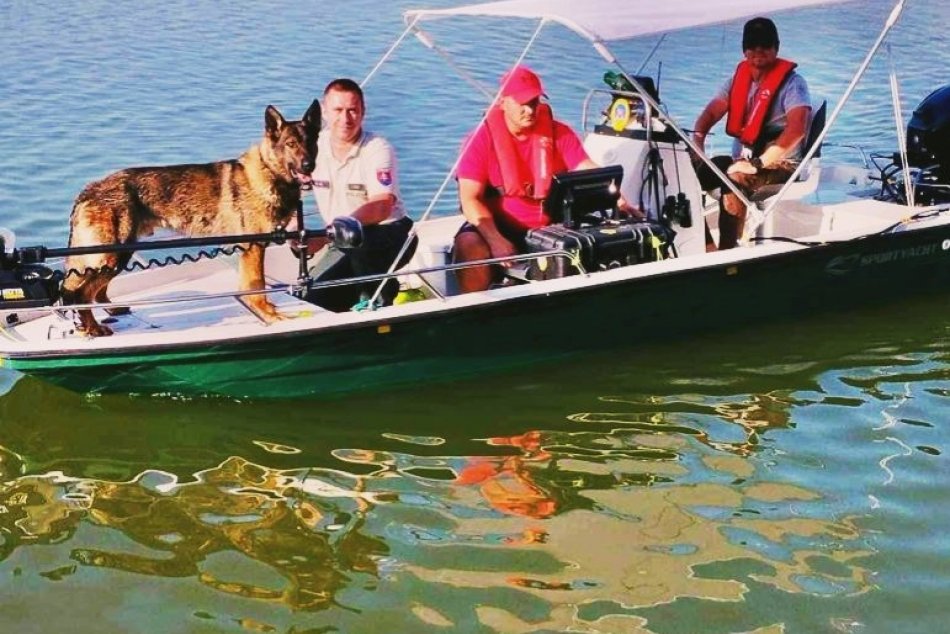 V OBRAZOCH: Na priehrade v Krupine pokračuje pátranie po nezvestnom mužovi