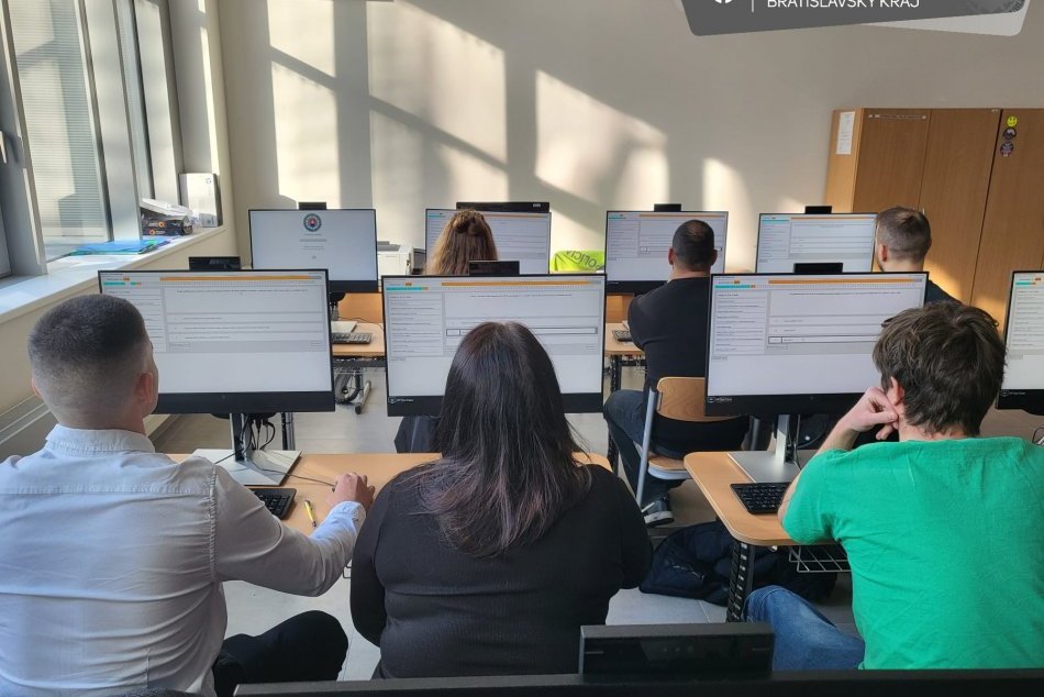 Elektronické testy v autoškolách