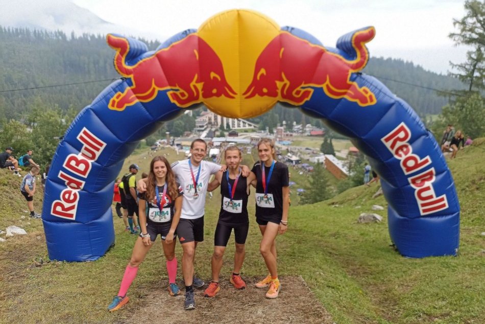 V OBRAZOCH: Redaktor Dnes24.sk v zmiešanej štafete na Red Bull 400