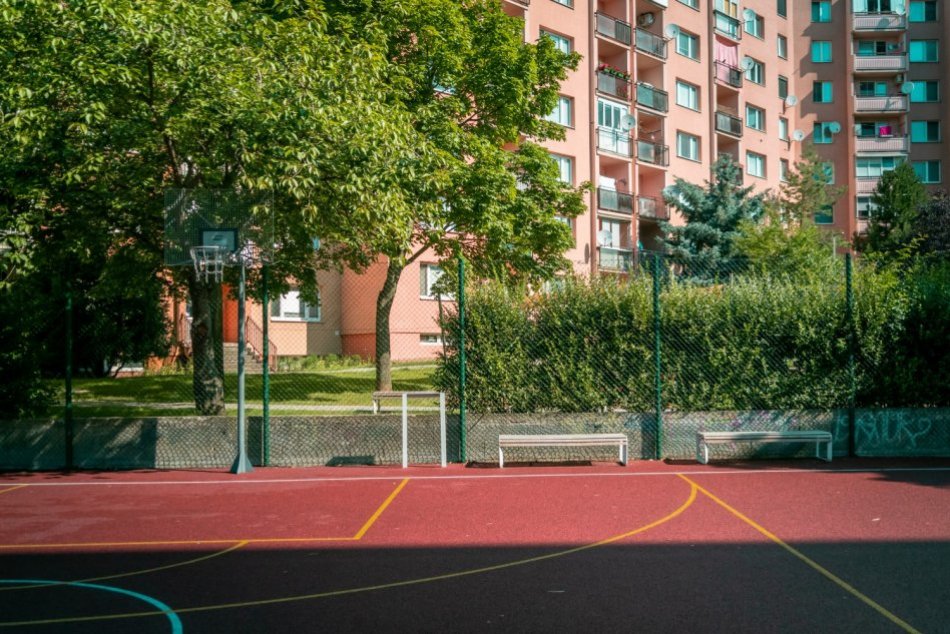 Vynovený vnútroblok Na hlinách