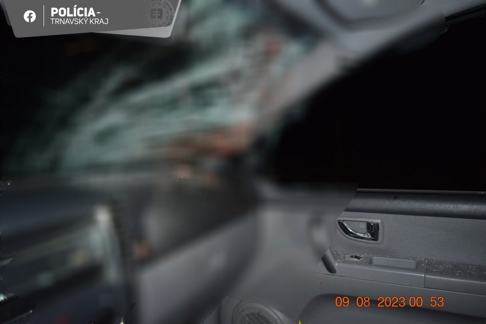 Tragická nehoda: Mladík tlačil bicykel, zrazilo ho auto