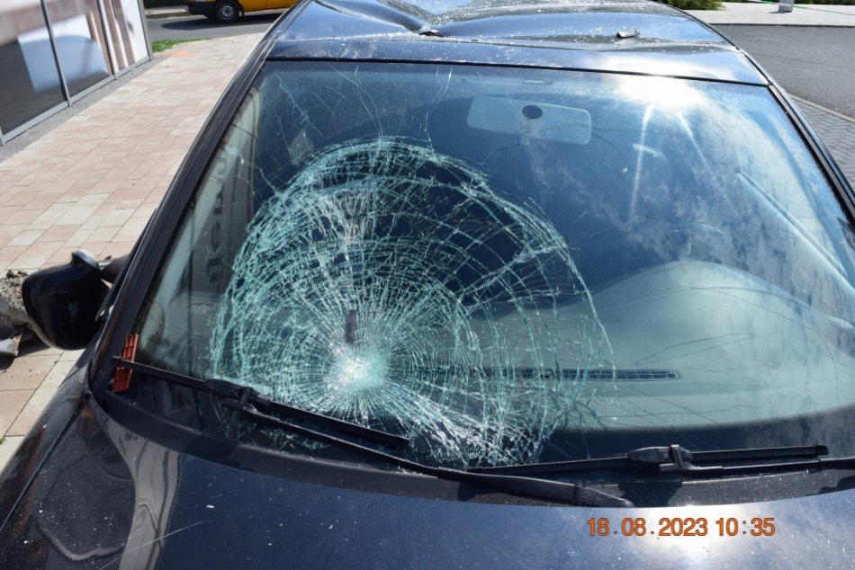 V OBRAZOCH: Vodička si pomýlila brzdu s plynom