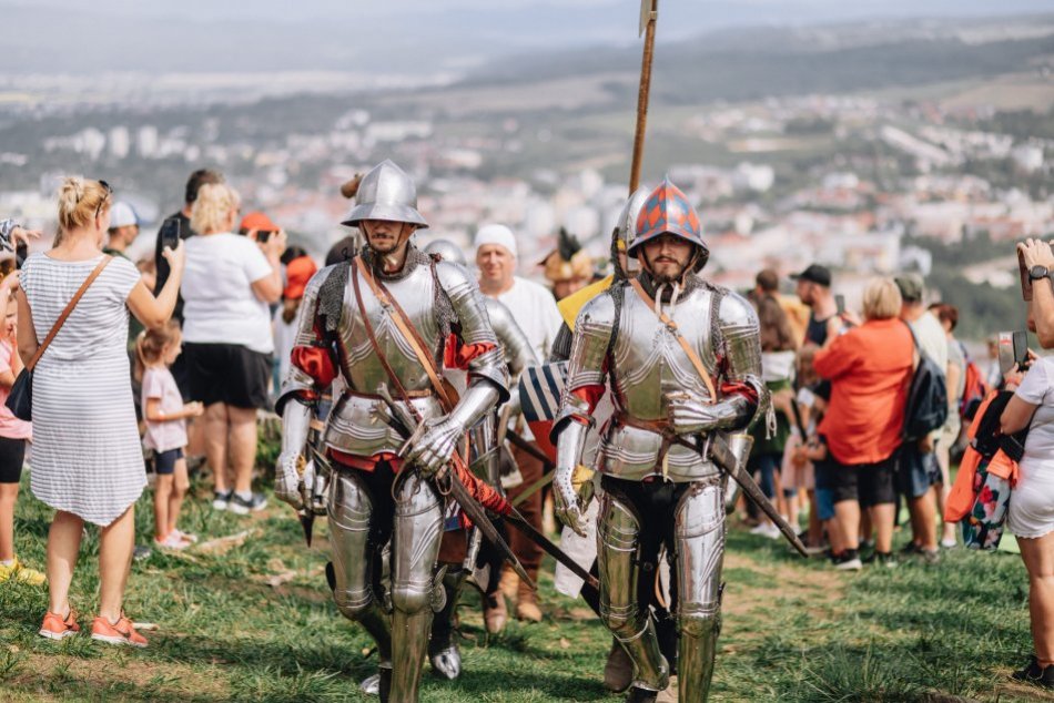 V OBRAZOCH: Kráľovská svadba na Pustom hrade
