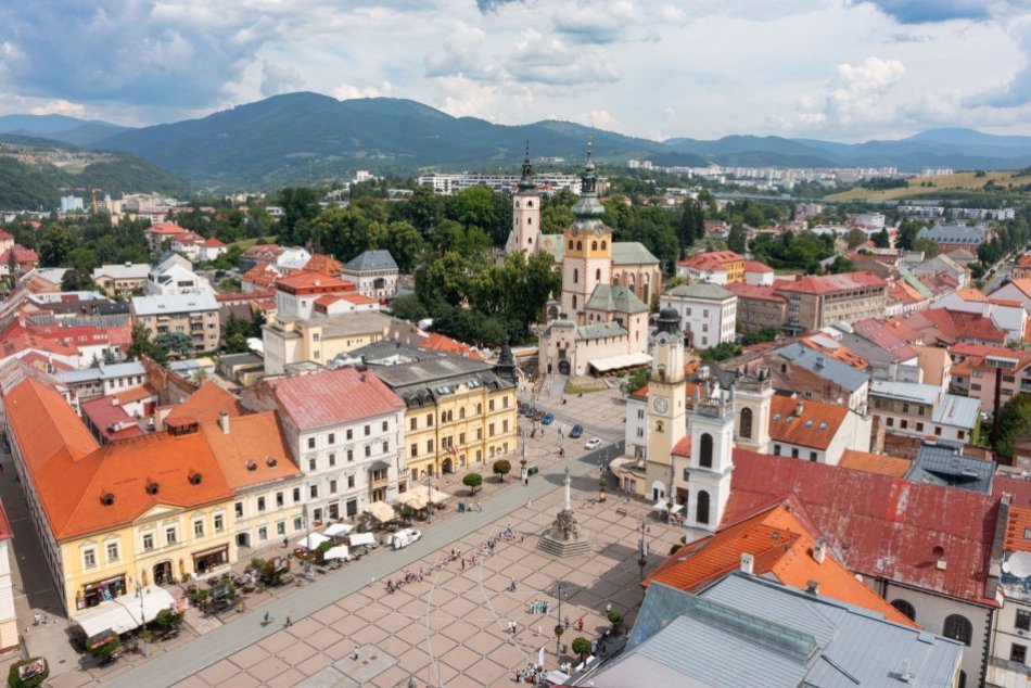 V OBRAZOCH: Letecká snímky Banskej Bystrice zachytené z dronu