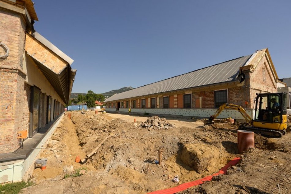 Budovy bývalých kasární v Nitre sa menia: Nazrite do interiéru, FOTO